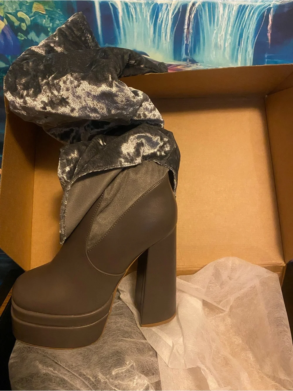 🔥Fashion Nova Grey Crushed Velvet Thigh-High Platform Boots – Size 8 – NWT